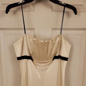 Formal gown. Floor-length. Size 6, tall.